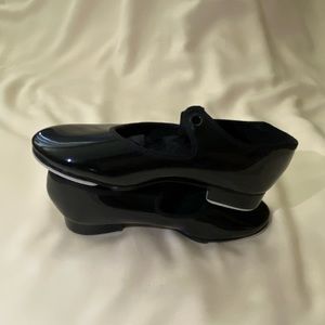 Capezio black tap shoes